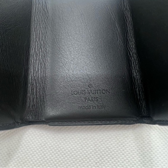 Authentic Louis Vuitton LV Monogram Eclipse Discovery Compact Wallet - Picture 12 of 14